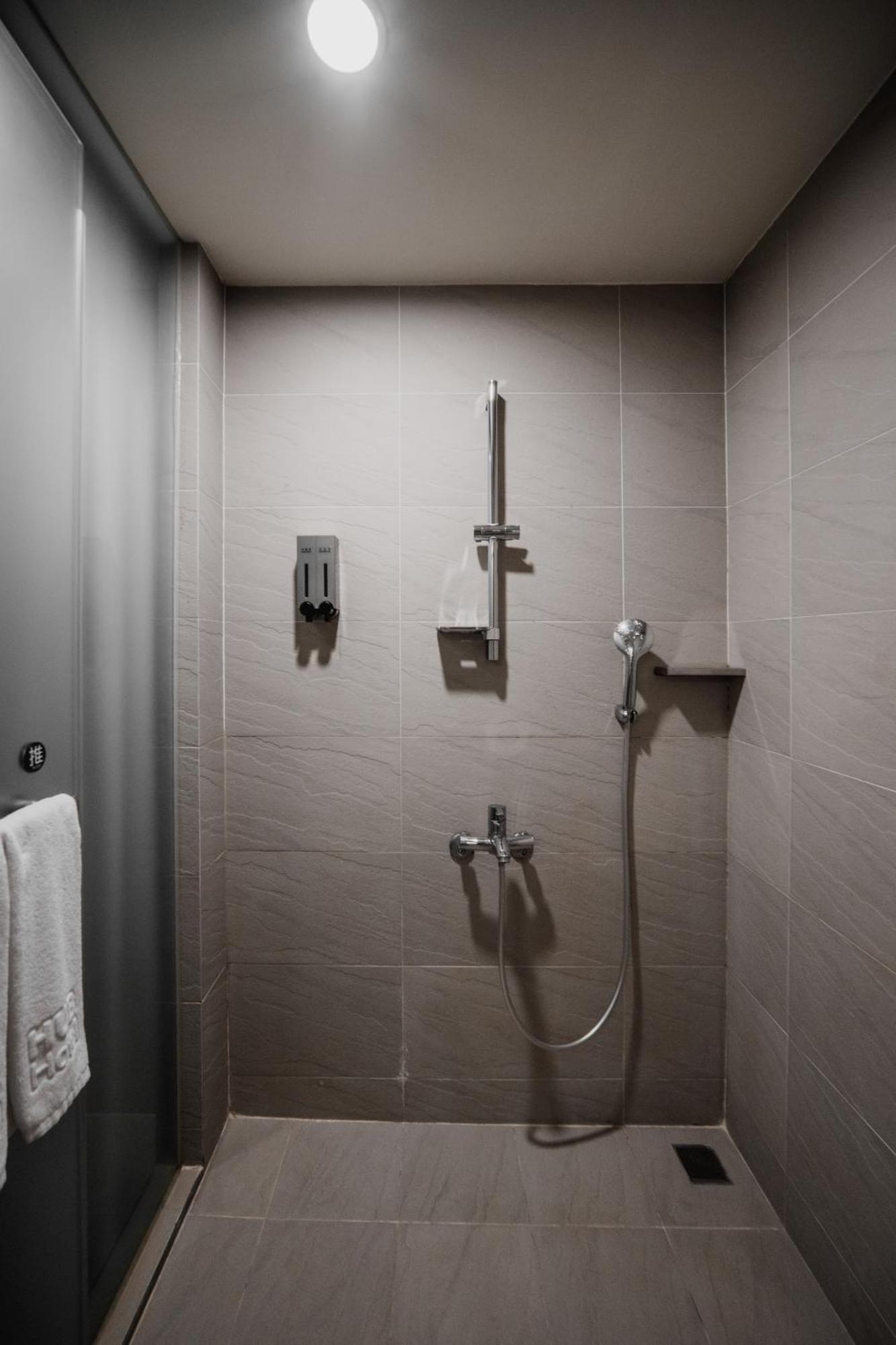 Hub Hotel Kaohsiung Yawan Branch Luaran gambar