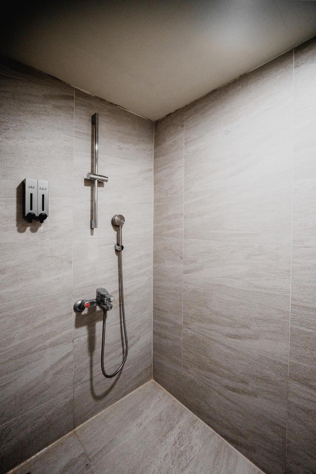 Hub Hotel Kaohsiung Yawan Branch Luaran gambar
